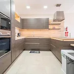 4br With Wifi, Ac And Comfy Beds By 360 Estates 아파트