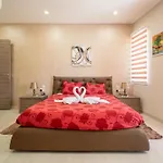 아파트 4br With Wifi, Ac And Comfy Beds By 360 Estates