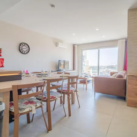 Retreat 4 Bedrooms, Panoramic Terrace